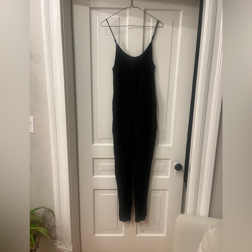 H&M Black Sleeveless Jumpsuit